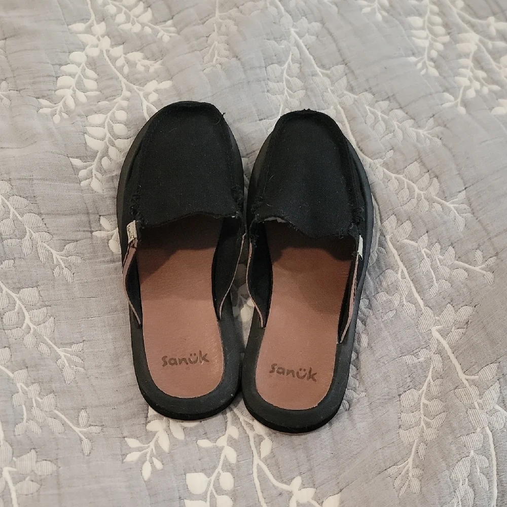 Sanuk Womens Black Canvas Slip-Ons - Picture 3 of 5